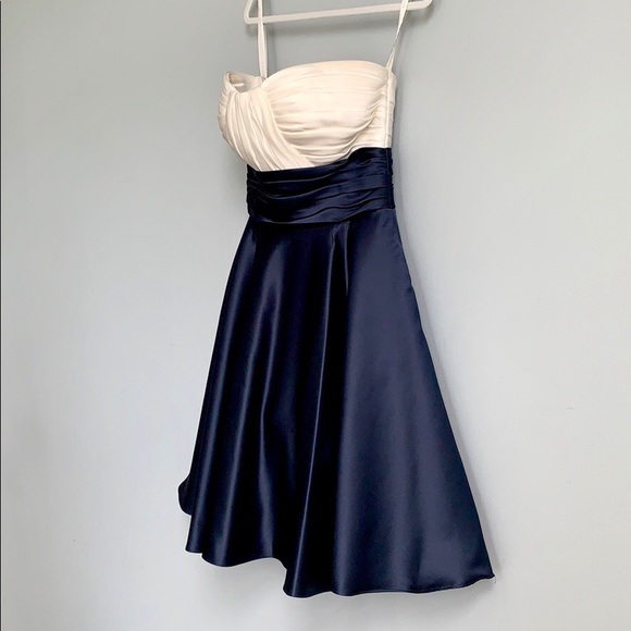 💯% European Satin Dress with POCKETS - Picture 3 of 4